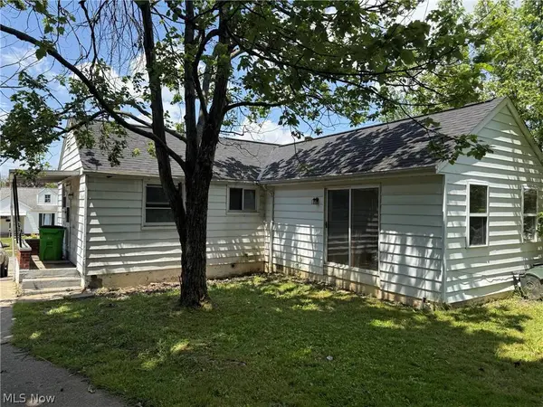 579 Helper DR, Bedford, OH 44146