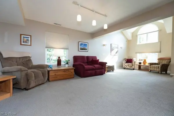 307 Huntsford DR, Macedonia, OH 44056