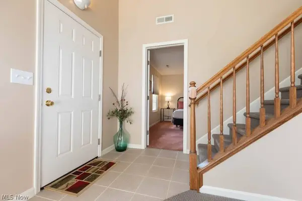 307 Huntsford DR, Macedonia, OH 44056