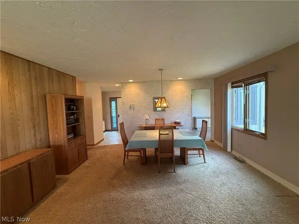 12272 Woodside CT #F18, Strongsville, OH 44136