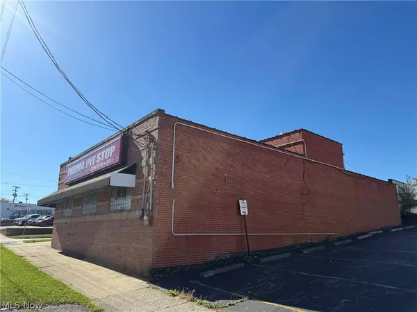 5388 Ridge RD, Parma, OH 44129