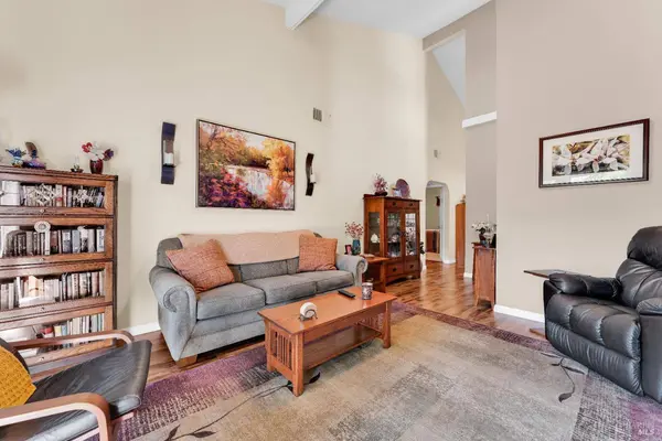 314 Los Alamos RD, Santa Rosa, CA 95409