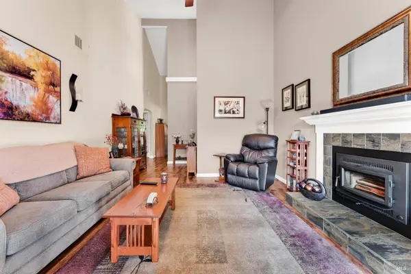 314 Los Alamos RD, Santa Rosa, CA 95409