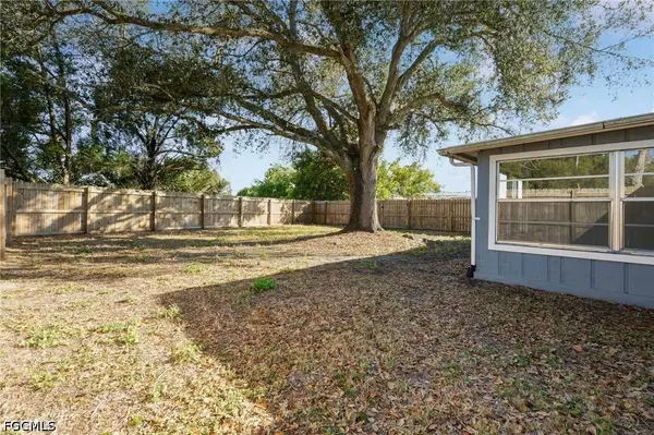100 Contee DR, Lehigh Acres, FL 33936