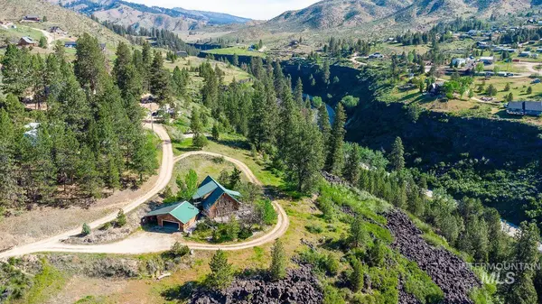 42 Hummingbird Haven, Boise, ID 83616