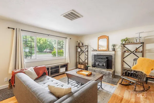 7166 S Cloverdale, Boise, ID 83709