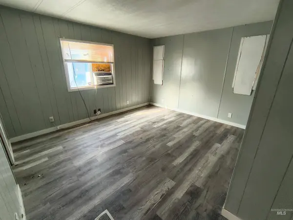 1320 W Flamingo Ave., Nampa, ID 83651