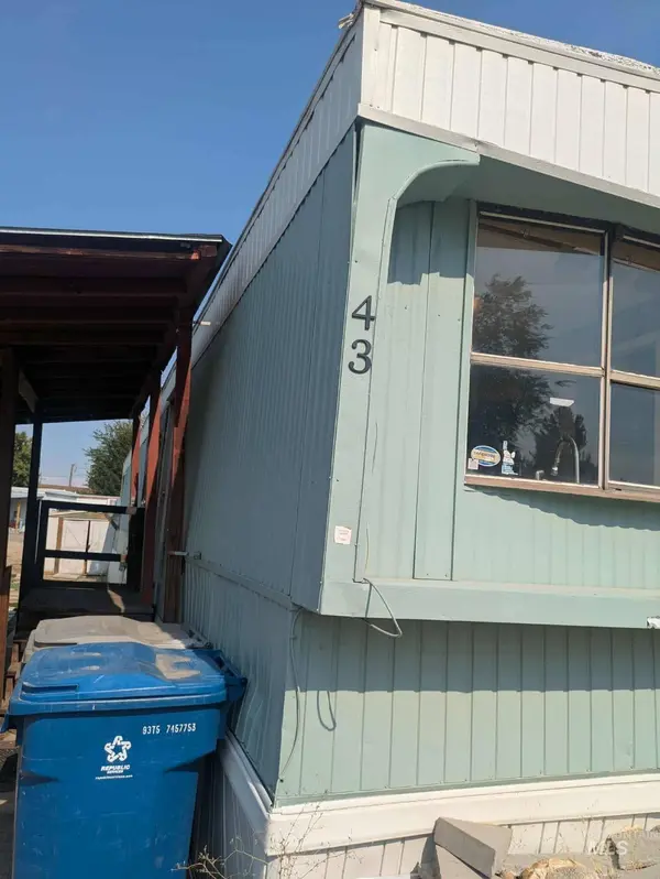 1320 W Flamingo Ave., Nampa, ID 83651