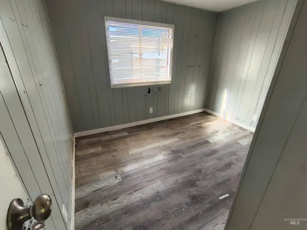 1320 W Flamingo Ave., Nampa, ID 83651