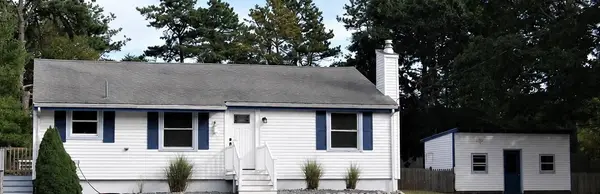 111 Wareham Lake Shore Dr