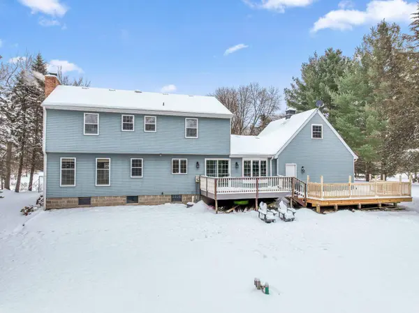 33214 Nueman CT, Chisago Lake Twp, MN 55045