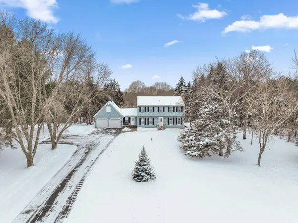 33214 Nueman CT, Chisago Lake Twp, MN 55045