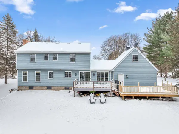 33214 Nueman CT, Chisago Lake Twp, MN 55045