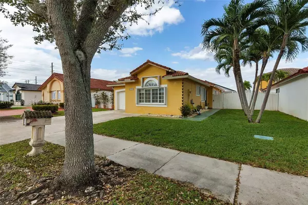 7475 NW 167th Ter, Hialeah, FL 33015