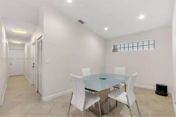 7475 NW 167th Ter, Hialeah, FL 33015