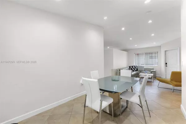 7475 NW 167th Ter, Hialeah, FL 33015