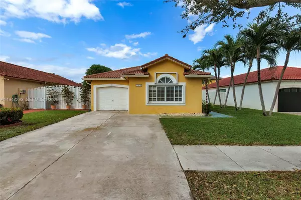 7475 NW 167th Ter, Hialeah, FL 33015