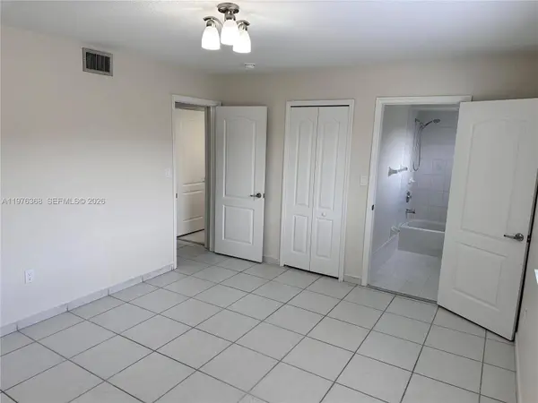 17354 NW 74th Ave #202, Hialeah, FL 33015