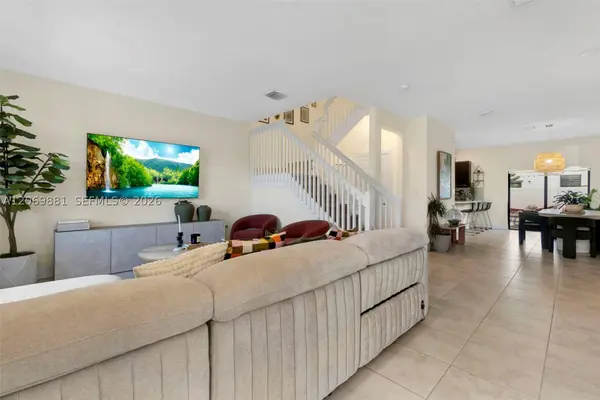10615 W 34th Ct, Hialeah, FL 33018