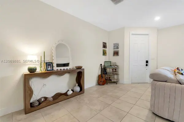 10615 W 34th Ct, Hialeah, FL 33018