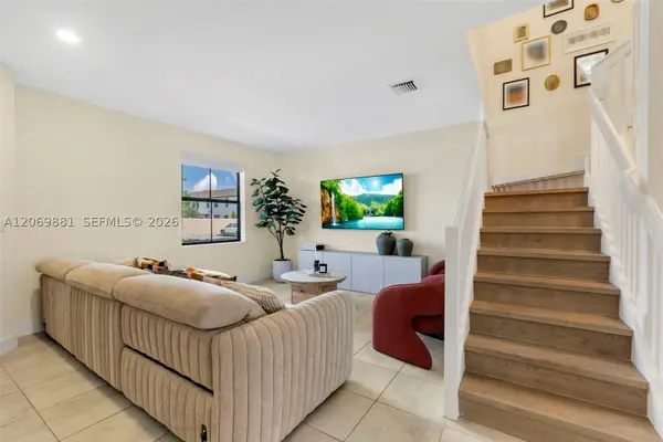 10615 W 34th Ct, Hialeah, FL 33018