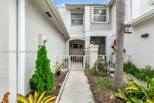 11855 SW 99th St, Miami, FL 33186