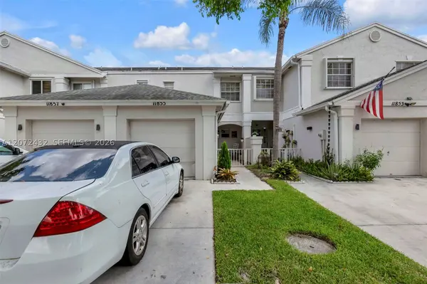 11855 SW 99th St, Miami, FL 33186