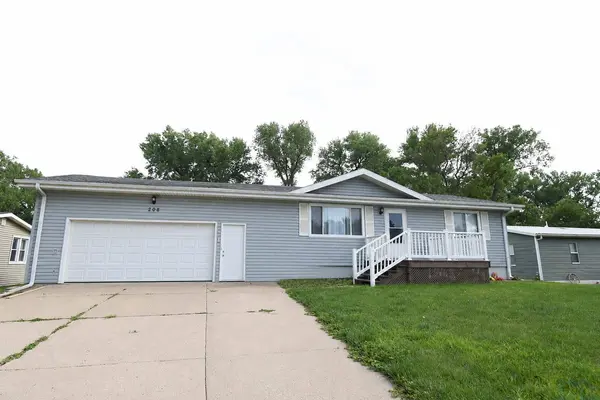 208 St James