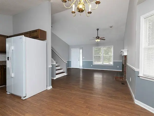 16 Huntcliff DR, Cartersville, GA 30121