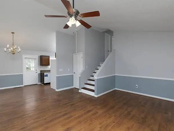 16 Huntcliff DR, Cartersville, GA 30121