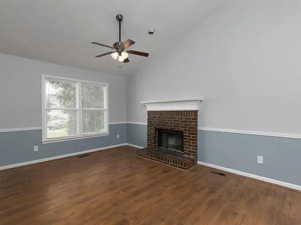 16 Huntcliff DR, Cartersville, GA 30121
