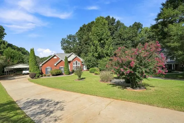 1203 Foxcreek DR, Mcdonough, GA 30252