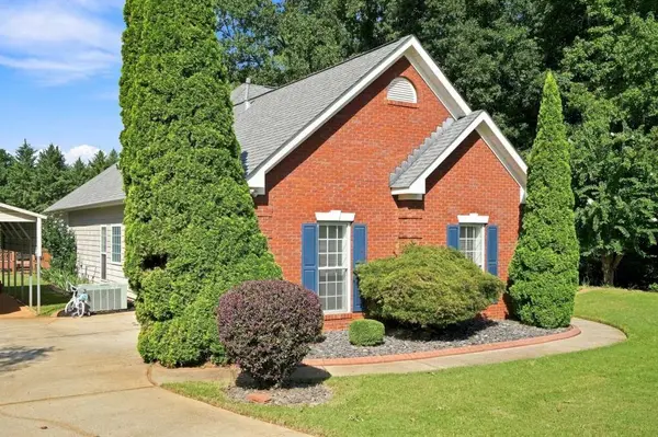 1203 Foxcreek DR, Mcdonough, GA 30252