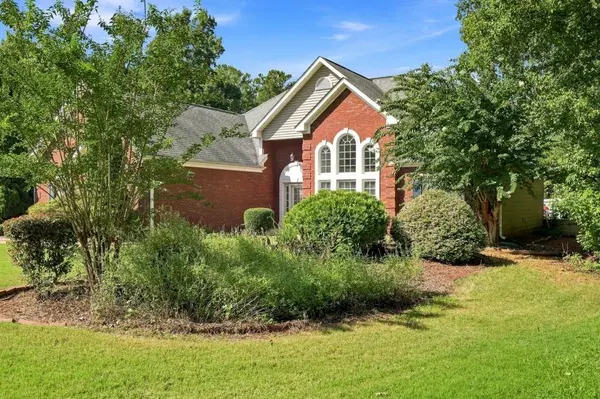 1203 Foxcreek DR, Mcdonough, GA 30252
