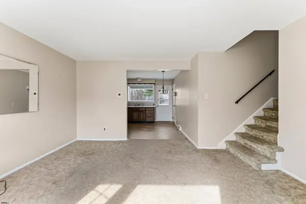 211 Elaine Dr, Galloway Township, NJ 08205