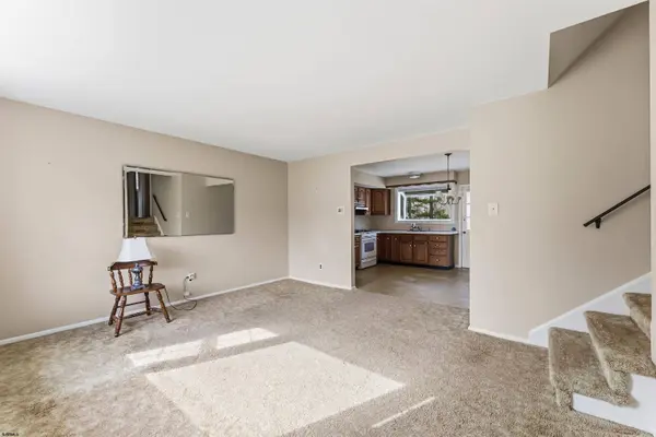 211 Elaine Dr, Galloway Township, NJ 08205