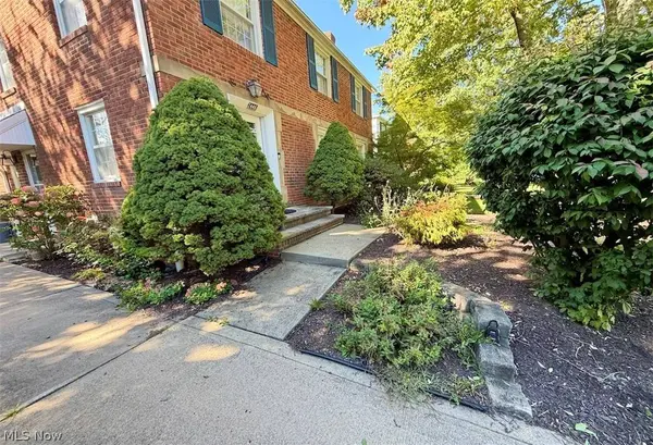 2446 Loyola RD, University Heights, OH 44118