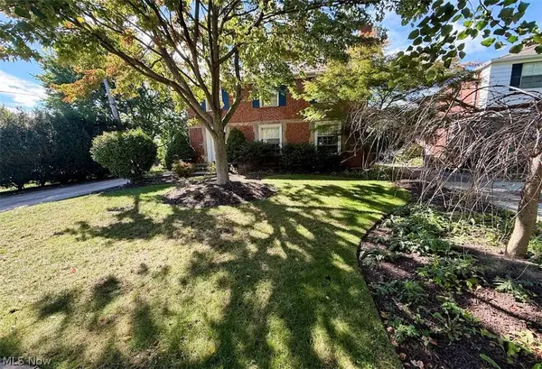 2446 Loyola RD, University Heights, OH 44118
