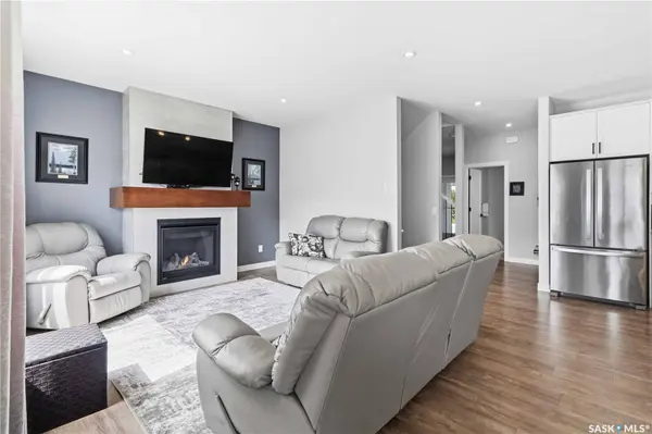 158 Chelsom BEND, Saskatoon, SK S7V 0Z9