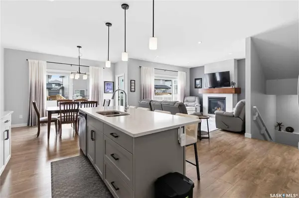 158 Chelsom BEND, Saskatoon, SK S7V 0Z9