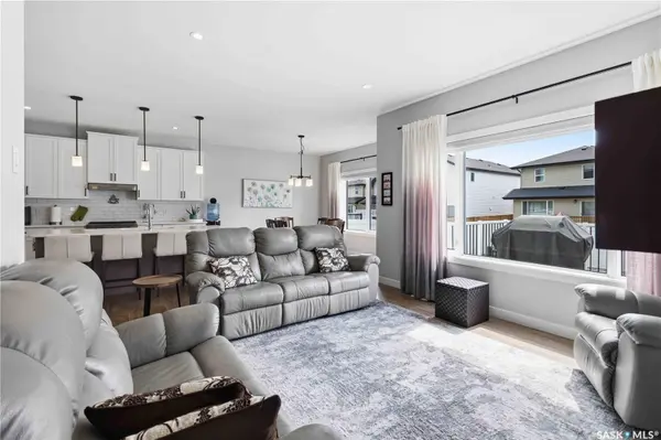 158 Chelsom BEND, Saskatoon, SK S7V 0Z9