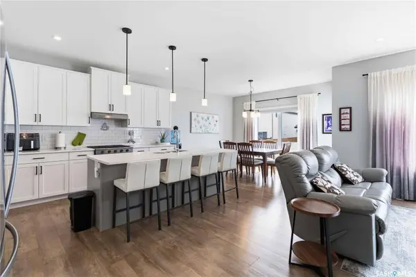 158 Chelsom BEND, Saskatoon, SK S7V 0Z9