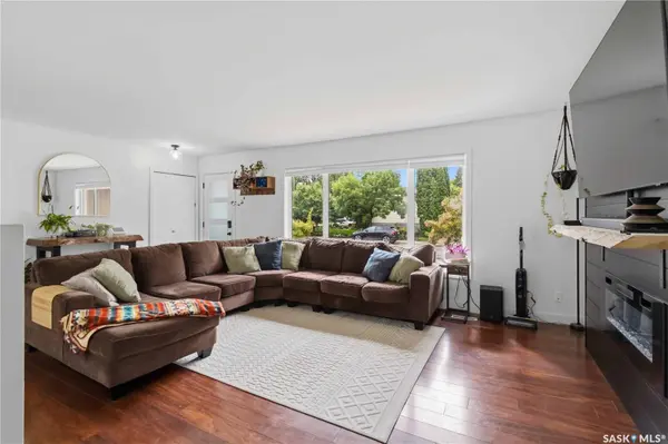 30 Cory PLACE, Saskatoon, SK S7M 5G8
