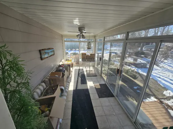 1902 Sheridan Dr, Madison, WI 53704-3841