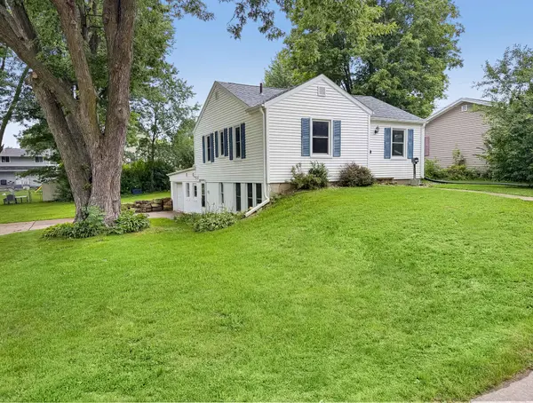 760 N Court St, Platteville, WI 53818-1711