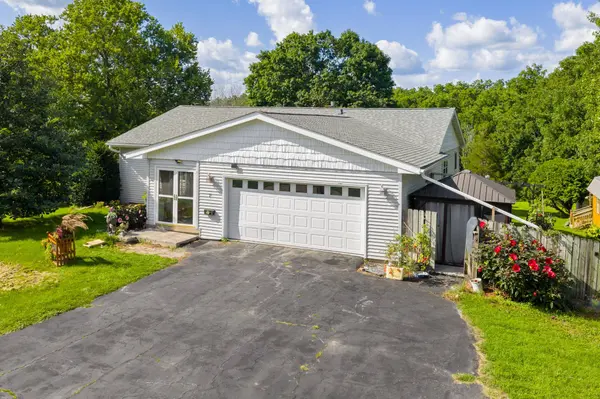 7 Parkwood Dr, Lancaster, WI 53813-1013
