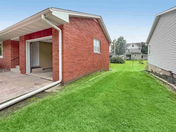 214 E Bluff Street, Cassville, WI 53806