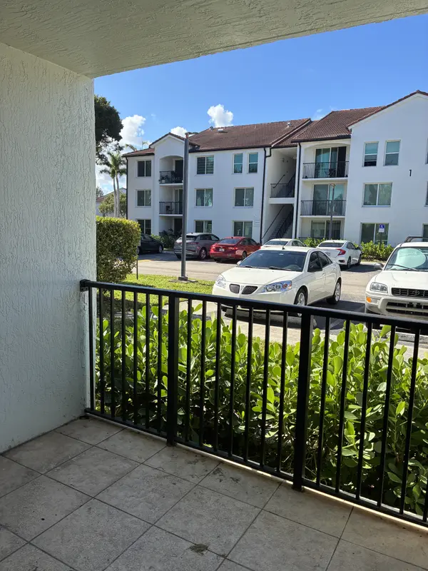 207 Villa Cir #207, Boynton Beach, FL 33435-8905