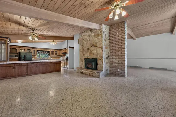 1041 Ruth AVE, Yuba City, CA 95993