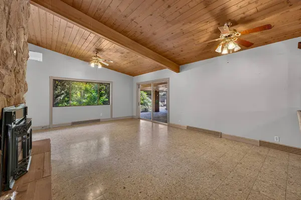1041 Ruth AVE, Yuba City, CA 95993